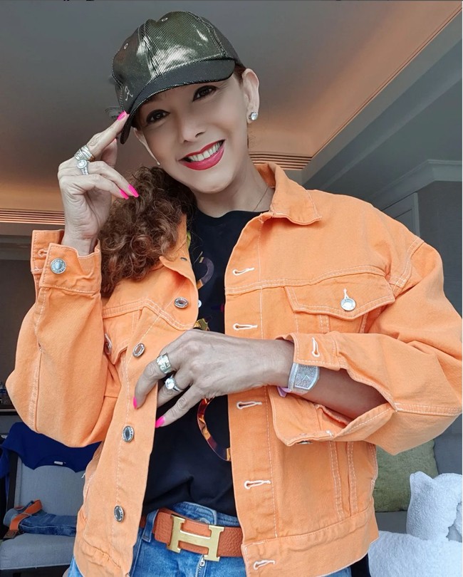 Kiki Fatmala tengah ramai diperbincangkan usai dirinya mengaku telah berhasil sembuh dari kanker paru-paru stadium 4 yang dideritanya. Melalui akun Instagram pribadinya, Kiki pun menceritakan sedikit kisahnya hingga berhasil menjadi penyintas kanker paru-paru. Foto: Instagram/@qq_fatmala