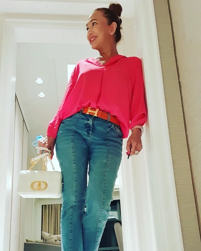 Kiki Fatmala mengetahui dirinya mengidap kanker paru-paru pada 19 November tahun lalu. Saat itu Kiki mengaku didiagnosis dokter terkena kanker paru-paru stadium 4. Mengetahui hal itu, Kiki pun segera menjalani pengobatan untuk menyembuhkan penyakitnya. Foto: Instagram/@qq_fatmala