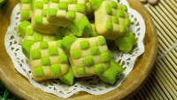 Kue satu ini paling pas jadi hantaran untuk keluarga tercinta. Berbentuk ketupat dengan kombinasi warna hijau dan kuning. Sesuai dengan temanya lebaran.  Foto: Shopee
