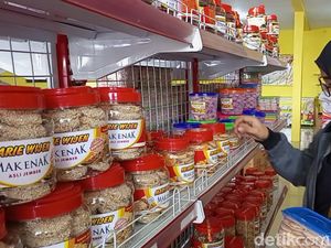Kue Kacang Mak Enak, Oleh-Oleh Baru Khas Jember yang Hits