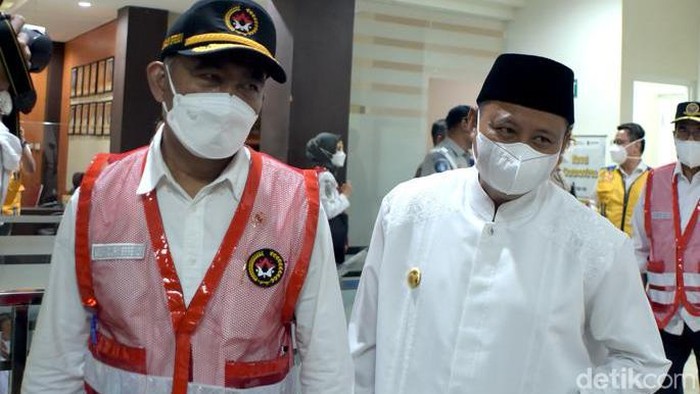 Menhub Budi Karya Sumadi dan Wagub Jabar Uu Ruzhanul Ulum