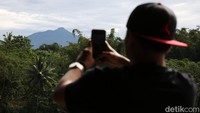 Pemudik juga bisa melihat pemandangan alam di kawasan rest area tersebut.
