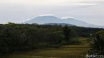 Menikmati Keindahan 5 Gunung di Rest Area Pendopo