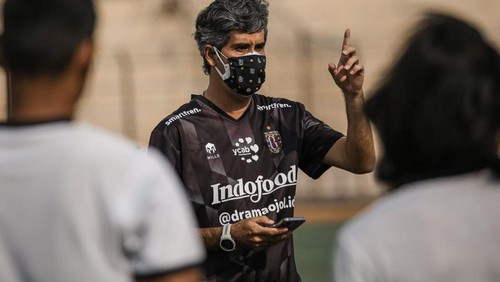 Pelatih Bali United Stefano Cuggura Teco