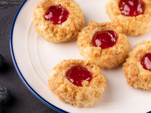 Resep Kue Thumbprint Kacang yang Renyah Manis untuk Suguhan Idul Fitri
