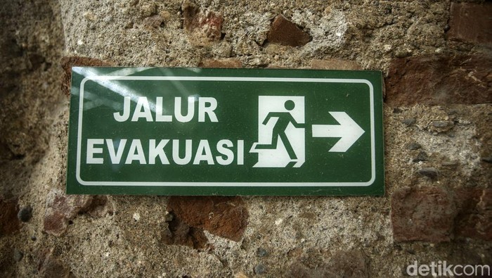 Bila mudik lewat Brebes, traveler bakal menemukan rest area unik bekas pabrik gula. Peninggalan sejarah itu disulap jadi rest area dengan fasilitas lengkap dan instagenic.
