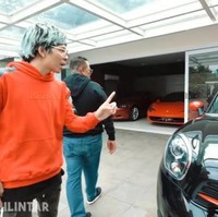 Tak cuma moge yang berderet, koleksi mobilnya juga berbaris-baris. Mulai dari family car, SUV, sports car, hingga super car. Semuanya ada di garasi Babe Basko. Soal bagaimana ia bisa menikmati harta yang berlimpah, ia menyebut semuanya adalah hasil kerja keras. Saat usia 12 tahun, ia memberanikan diri untuk merantau. Meski SD saja tak lulus, ia tak pernah merasa minder. Saya tidak merasa rendah diri karena tidak punya pendidikan. Yang penting kerja keras, kata Basko yang pernah menjadi sopir angkot hingga penjahit demi menyambung hidup. (Foto: YouTube/AH)