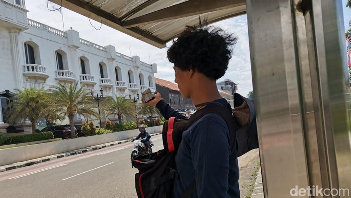 Sarjana Jadi Inang-inang