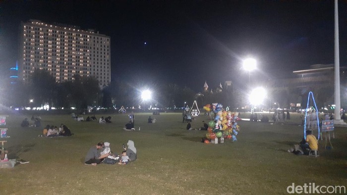 Suasana di Taman Simpang Lima, Semarang, Jumat (22/4/2022).