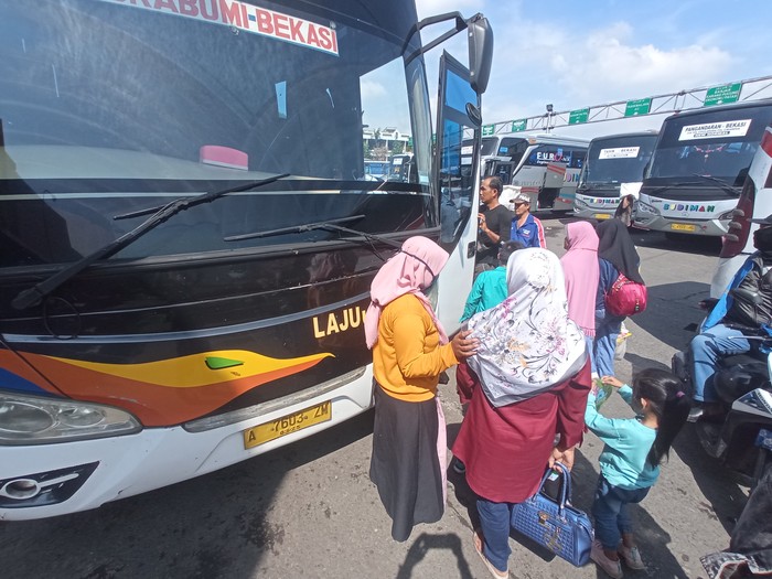 Suasana di Terminal Bekasi Kota (Fakhri-detikcom)