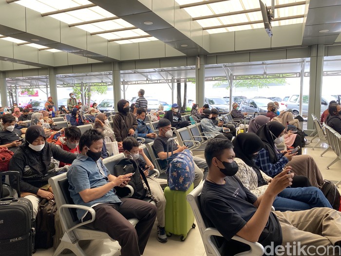 Suasana Stasiun Pasar Senen, 23 April 2022. (Annisa Rizky Fadhila/detikcom)
