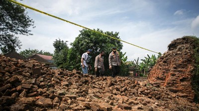 Kondisi Tembok Eks Keraton Kartasura yang Dijebol Pakai Ekskavator
