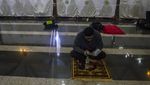 Umat Muslim Mulai Iktikaf di Masjid