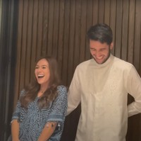 Momen saat Wulan memperkenalkan Sabda Ahessa itu tampak langsung diabadikan oleh para rekan artis yang datang, salah satunya Titi Kamal. Titi Kamal kemudian mengunggah video tersebut ke akun YouTubenya dan berhasil menduduki jajaran no 23 trending YouTube. Foto: YouTube/Titi dan Tian