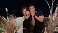 Adinda Azani dan Armand Zachary membuktikan bahwa jodoh memang dekat ya! (dok. Instagram @dindazani)