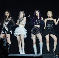 aespa akhirnya menyanyikan lagu aenergy secara langsung di hadapan penggemar. Lagu itu membuka penampilan mereka di Coachella 2022. Disusul dengan lagu debut mereka Black Mamba, Savage, lagu baru Life’s Too Short, dan terakhir Next Level. Foto: dok. AP