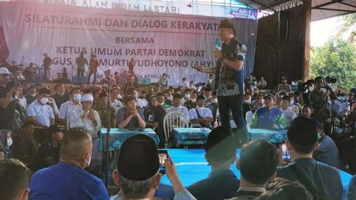 AHY Bagi Takjil dan Gelar Ngabuburit Politik