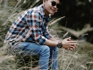 Profil Tri Suaka, Penyanyi Kafe yang Viral Parodikan Andika Kangen Band