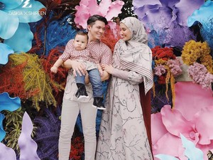 Potret 10 Keluarga Artis Pakai Baju Kembaran, Bisa Jadi Inspirasi Gaya Lebaran