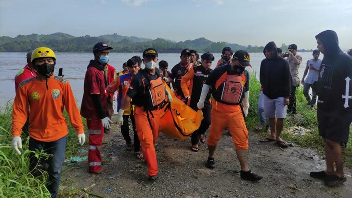 Bocah 9 tahun yang tenggelam di Sungai Mahakam, Kabupaten Kutai Kartanegara, Kaltim ditemukan dalam kondisi tidak bernyawa.