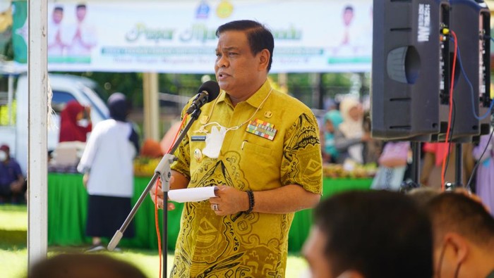 Bupati Bone, Andi Fahsar Mahdin Padjalangi.