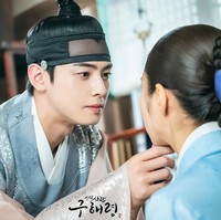 Namun dalam wawancaranya bersama W Korea, Cha Eun Woo mengaku pernah merasa insecure dengan penampilannya. Dia merasa orang-orang hanya mengaguminya karena ketampanannya bukan bakatnya. Foto: Dok. MBC