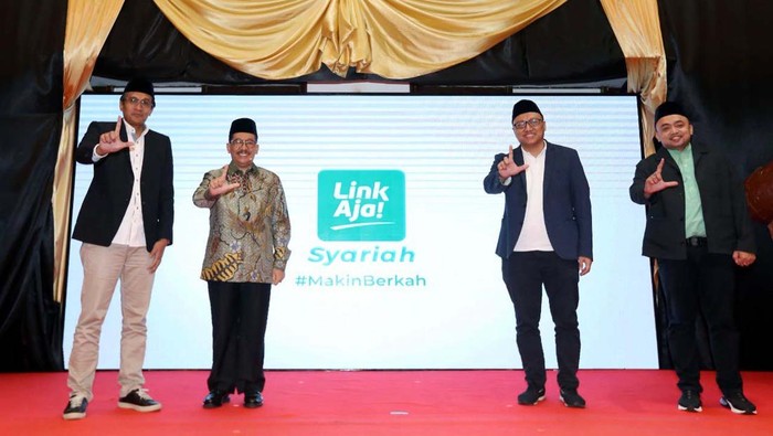 Gandeng BPKH, LinkAja Syariah Resmikan Digitalisasi Haji LinkAja Syariah bersinergi dengan Badan Pengelola Keuangan Haji (BPKH). LinkAja Syariah meresmikan Digitalisasi Haji di Indonesia dengan BPKH.
