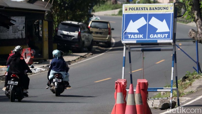 Arus lalu lintas di jalur selatan Nagreg, Kabupaten Bandung pada H-8 mudik Lebaran 2022 terpantau lancar. Pemudik motor mulai terlihat melintas di jalur ini.