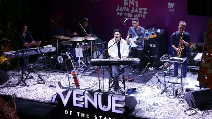 Java Jazz On The Move Siap Sambut BNIJJF2022 BNI Java Jazz On The Move (JJOTM) sukses digelar di Lippo Mall Kemang, Sabtu (23/4). JJOTM digelar untuk menyambut Jakarta International BNI Java Jazz Festival.