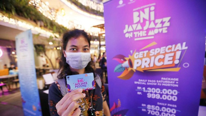 BNI Java Jazz On The Move (JJOTM) sukses digelar di Lippo Mall Kemang, Sabtu (23/4). JJOTM digelar untuk menyambut Jakarta International BNI Java Jazz Festival.