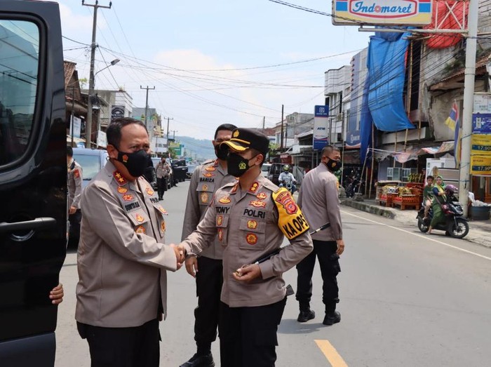 Kapolda Jabar Irjen Suntana meninjau persiapan mudik.