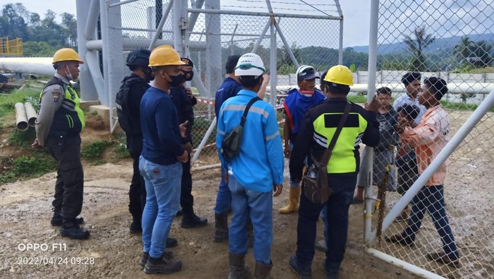 Kebocoran pipa gas milik PT SMGP di Madina.