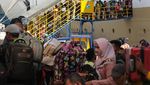 Kondisi Pelabuhan Tanjung Perak yang Mulai Dipadati Pemudik