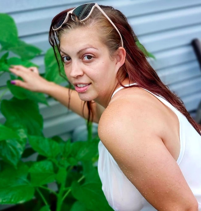 “Aku akan berhubungan intim dengan setiap tentara Rusia yang meletakkan senjatanya untuk menentang Putin dan menghentikan agresi terhadap Ukraina,” tulisnya di Twitter. Foto: dok. Instagram