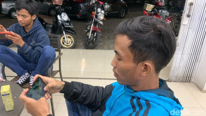 Mabar di sela mudik.