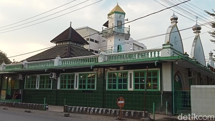 Masjid Babul Firdaus Makassar.