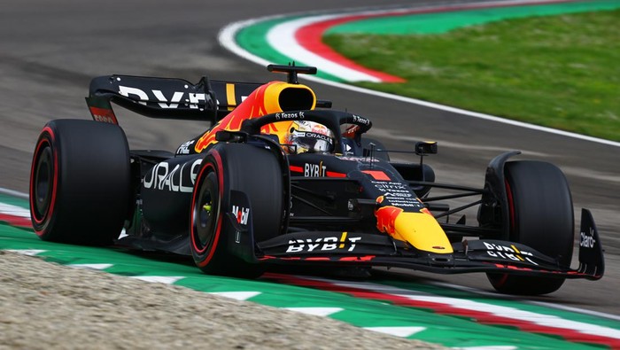 IMOLA, ITALY - APRIL 24: Max Verstappen of the Netherlands driving the (1) Oracle Red Bull Racing RB18 on track during the F1 Grand Prix of Emilia Romagna at Autodromo Enzo e Dino Ferrari on April 24, 2022 in Imola, Italy. (Photo by Clive Mason/Getty Images)