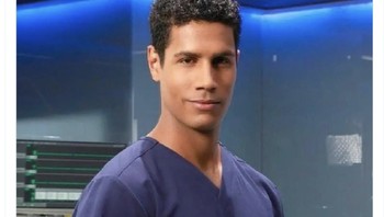 Raphael Varane semalam payah sebagai bek MU, apa MU salah merekrutnya? Foto: Twitter