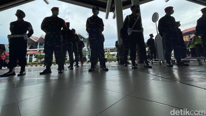 Apel angkutan Lebaran 2022 transportasi udara digelar di Terminal 1B Bandara Soekarno-Hatta, Minggu (24/4). Apel ini dipimpin Menhub Budi Karya Sumadi.