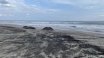 Cidaun, Pantainya Bolong-bolong Akibat Tambang Pasir Hitam
