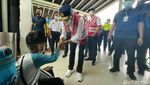 Pantau Bandara Soetta, Menhub Budi Karya Sapa Pemudik