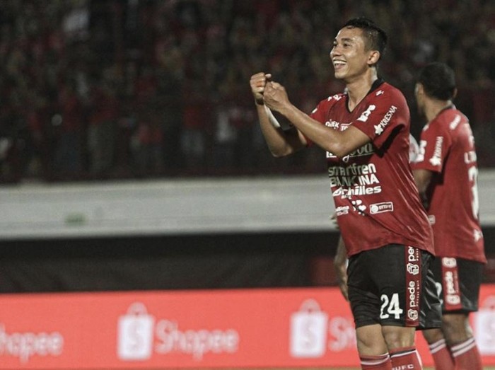 Pemain Bek kiri Bali United Ricky Fajrin Saputra