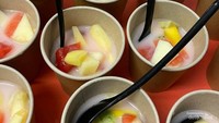 Es campur menjadi salah satu pembuka menu berbuka