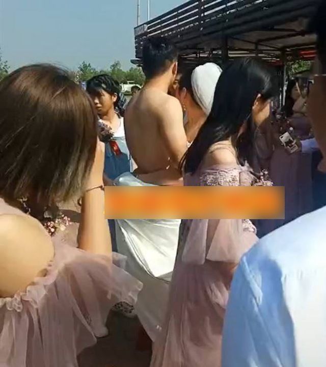 Viral Pria Cina 'Ditelanjangi' Saat Nikah