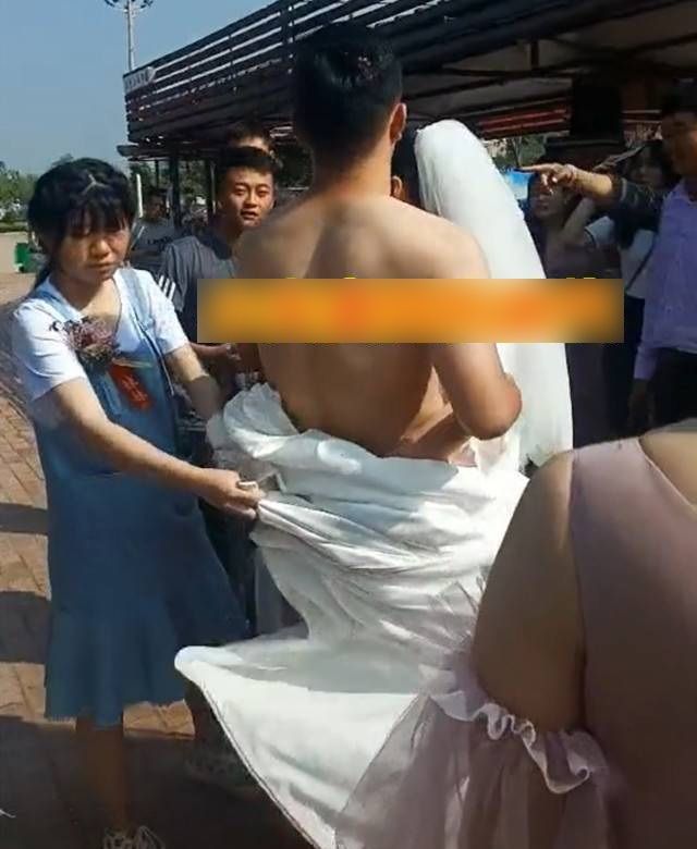 Viral Pria Cina 'Ditelanjangi' Saat Nikah