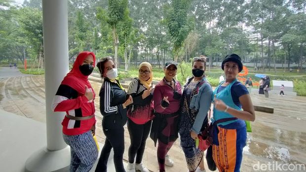 Warga kunjungi Tebet Eco Park (Dwi Rahmawati/detikcom)