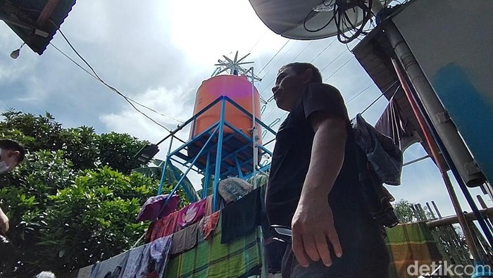 Warga Parepare rakit PLTB mini sendiri,