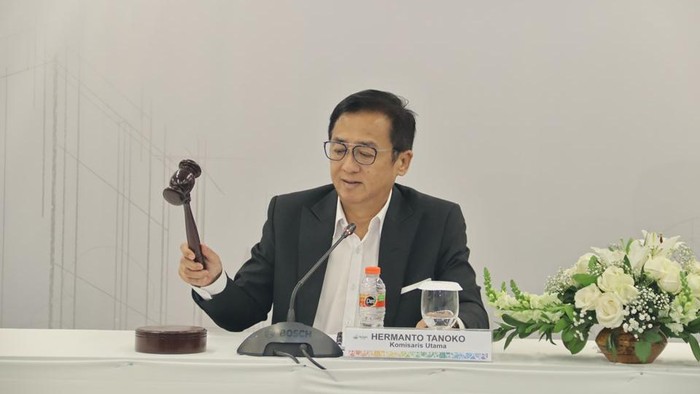 AVIA Akan Bagikan Dividen Tunai ke Pemegang Saham Direktur PT Avia Avian Tbk., Kurnia Hadi Sinanto, saat mengikuti Rapat Umum Pemegang Saham Tahunan (RUPST) di Gedung Avian Brands, Surabaya, Jumat (22/4/2022).