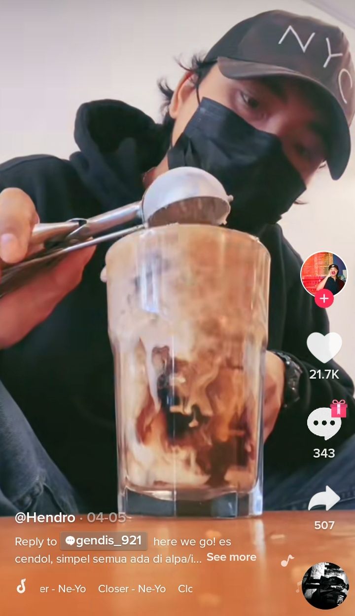 Unik! Barista Ini Bikin 7 Tiruan Minuman Mahal dari Bahan-bahan di Minimarket