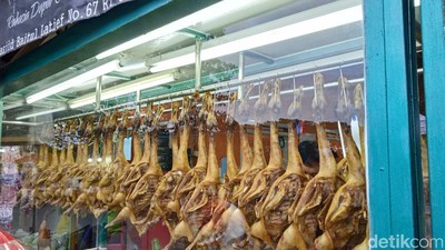 Gurih Nikmat Bebek Peking Kaki Lima Pertama di Indonesia, Cuma Ada di BKT!
